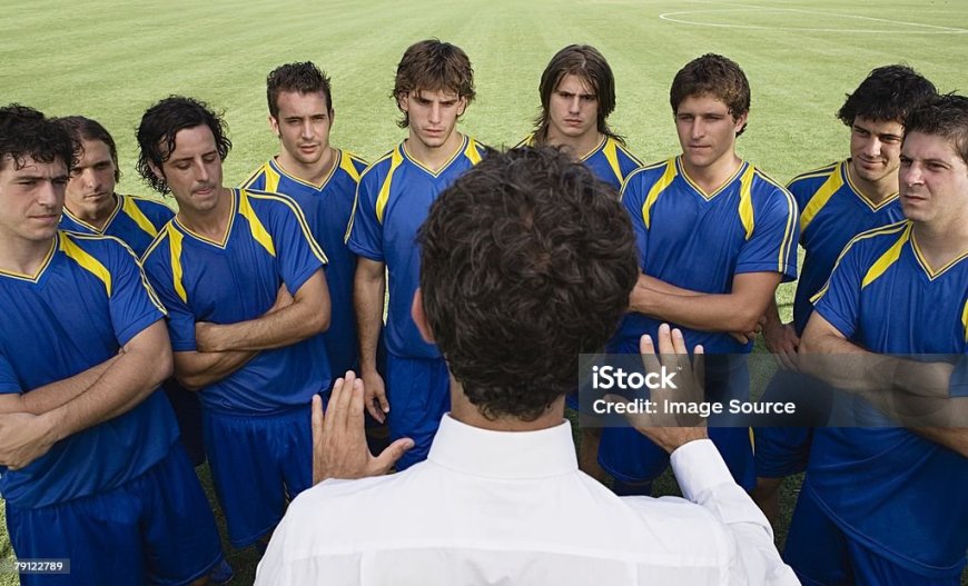 مقابلة مع مدير فريق كرة القدم